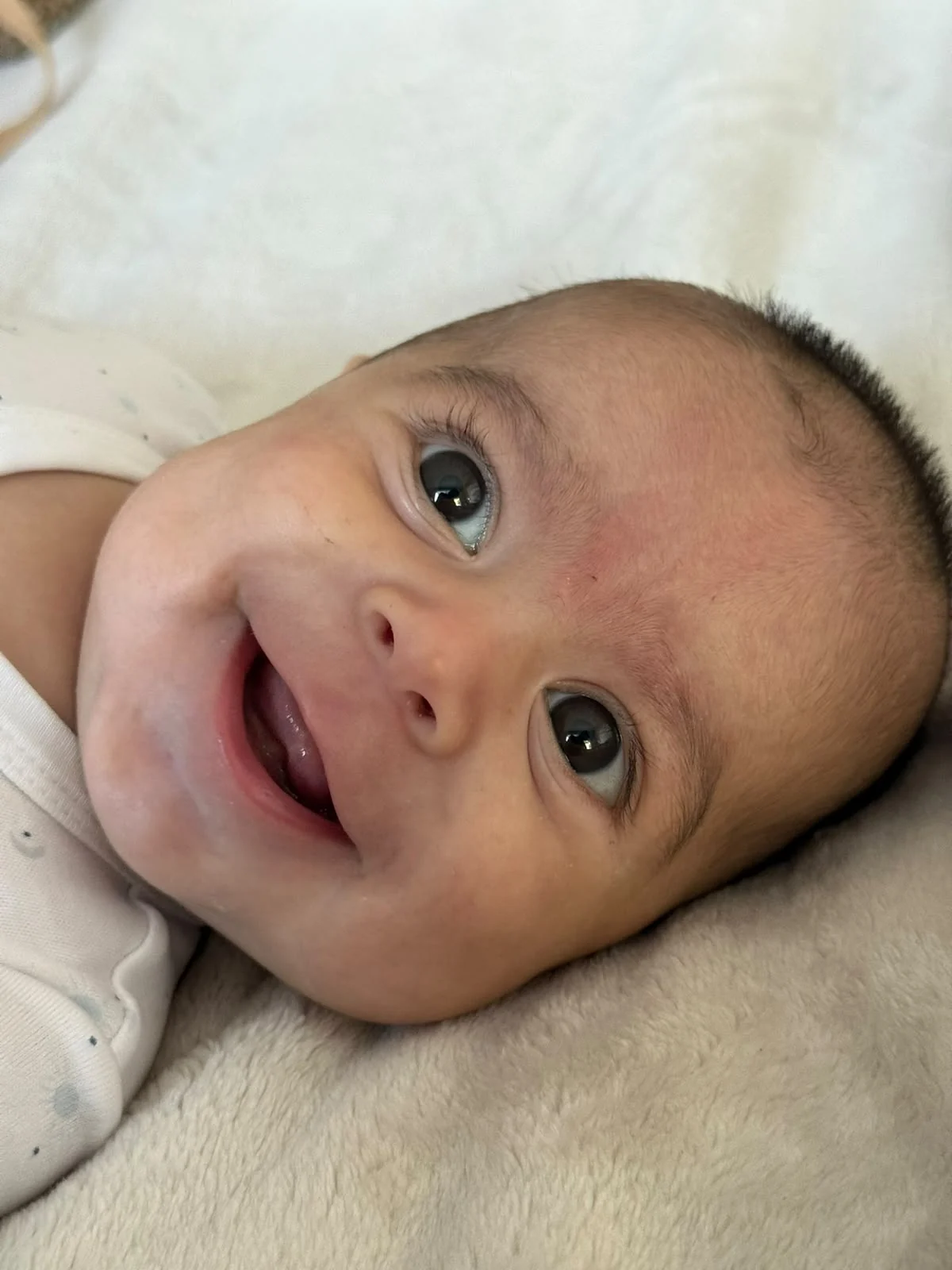 Facundo sonriendo